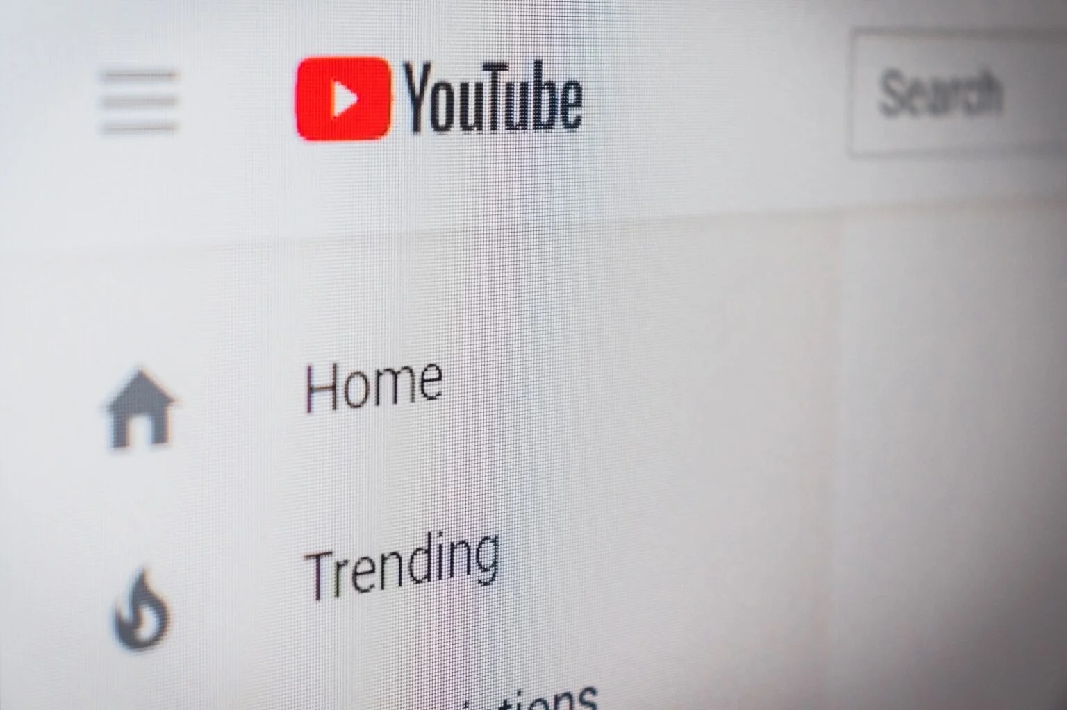 YOUTUBE CONTINUES TO DRAW NEW ADVERTISERS