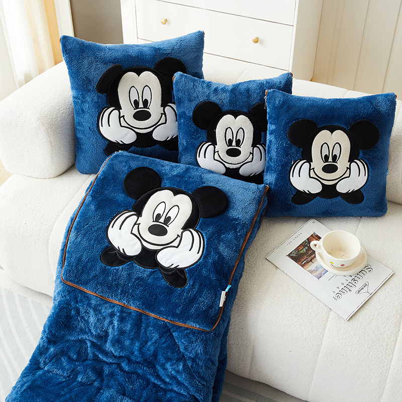 New double-sided arctic velvet patch embroidery pillow quilt dual-purpose car nap blanket Stitch cushion strawberry bear