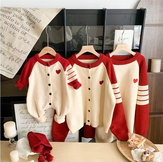 Internet celebrity red parent-child sweater autumn and winter new style family of three or four love knitted cardigan family wear